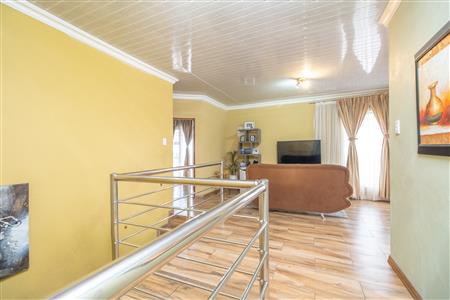 House For Sale in Tlhabane West, Rustenburg, North West - M126948