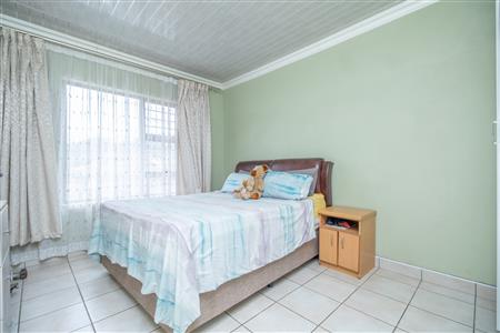 House For Sale in Tlhabane West, Rustenburg, North West - M126948