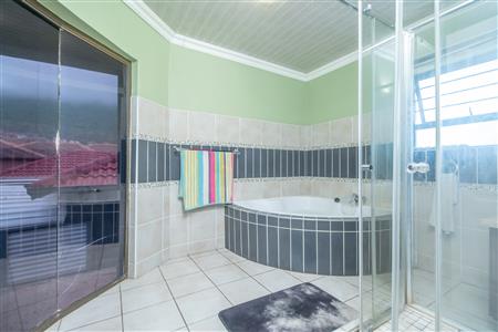 House For Sale in Tlhabane West, Rustenburg, North West - M126948