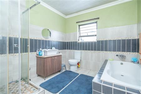 House For Sale in Tlhabane West, Rustenburg, North West - M126948