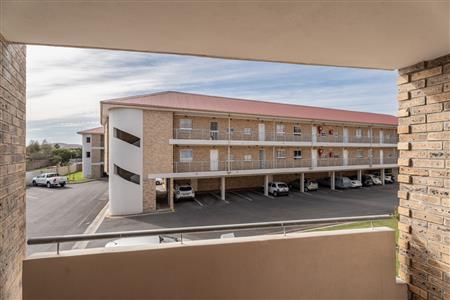 Apartment Rented Out in Uitzicht, Durbanville, Western Cape - M126953