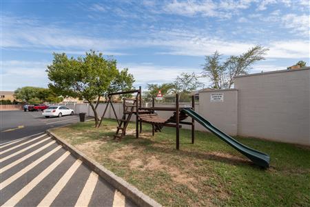 Apartment Rented Out in Uitzicht, Durbanville, Western Cape - M126953