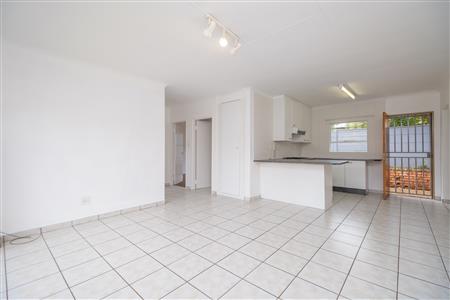Townhouse Sold in Krugersdorp North, Krugersdorp, Gauteng - M126946