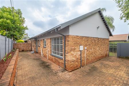Townhouse Sold in Krugersdorp North, Krugersdorp, Gauteng - M126946