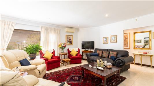 Townhouse For Sale in Grabouw, Western Cape - M126966