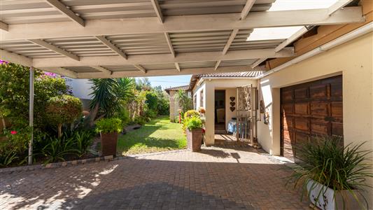 Townhouse For Sale in Grabouw, Western Cape - M126966
