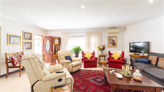 Townhouse For Sale in Grabouw, Western Cape - M126966