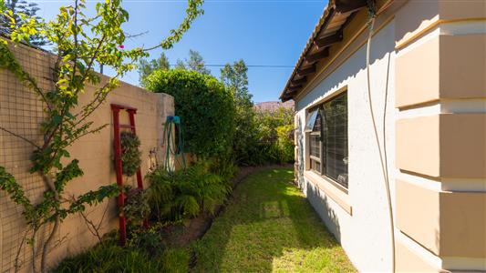 Townhouse For Sale in Grabouw, Western Cape - M126966