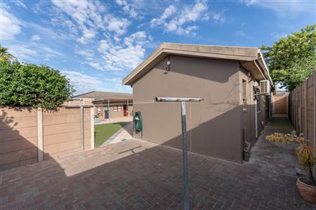 House For Sale in Soneike, Kuils River, Western Cape - M126954