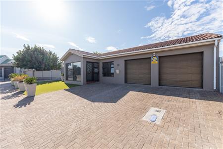 House For Sale in Soneike, Kuils River, Western Cape - M126954