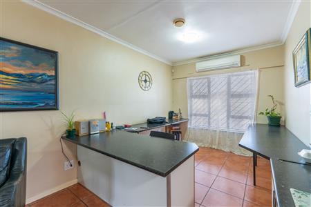 House For Sale in Soneike, Kuils River, Western Cape - M126954