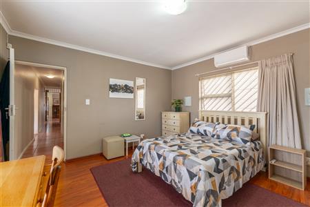 House For Sale in Soneike, Kuils River, Western Cape - M126954
