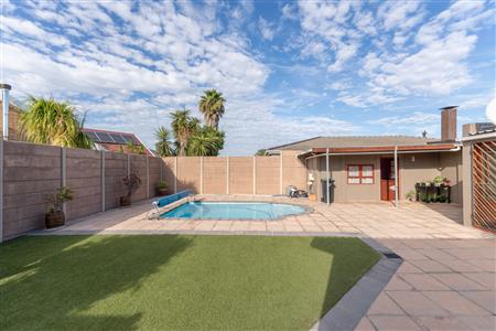 House For Sale in Soneike, Kuils River, Western Cape - M126954
