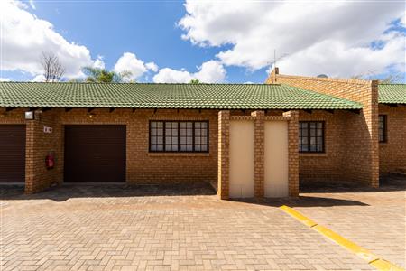 Townhouse For Sale in Bendor, Polokwane, Limpopo - M126980