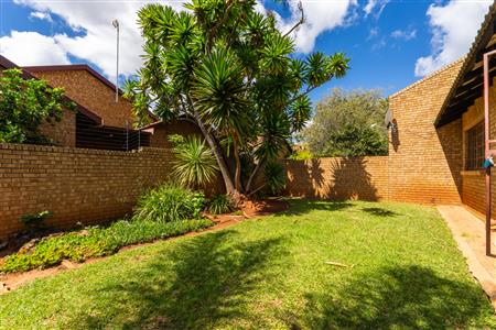 Townhouse For Sale in Bendor, Polokwane, Limpopo - M126980