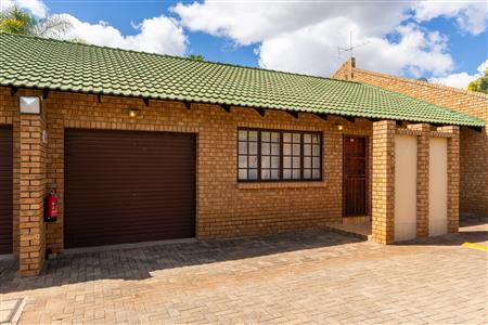 Townhouse For Sale in Bendor, Polokwane, Limpopo - M126980