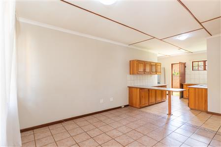 Townhouse For Sale in Bendor, Polokwane, Limpopo - M126980