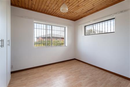 False - House Rented Out in Bettys Bay, Western Cape - M126974