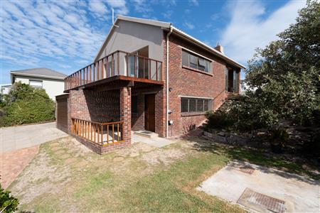 False - House Rented Out in Bettys Bay, Western Cape - M126974