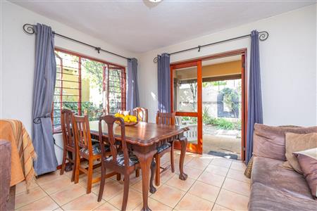 False - Townhouse sold in Fourways, Sandton - M126992