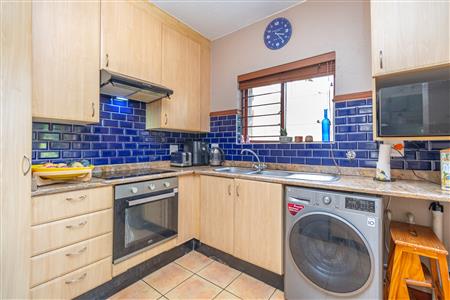 False - Townhouse sold in Fourways, Sandton - M126992
