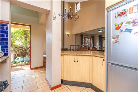 False - Townhouse sold in Fourways, Sandton - M126992
