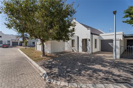 House For Sale in Rouxpark, Worcester, Western Cape - M126985