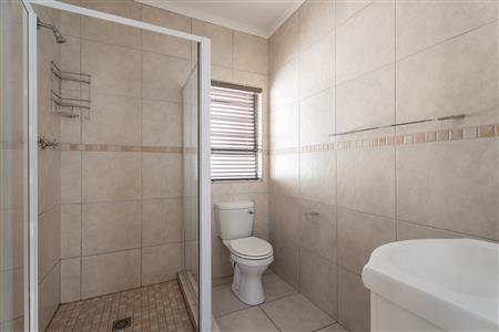 House For Sale in Rouxpark, Worcester, Western Cape - M126985