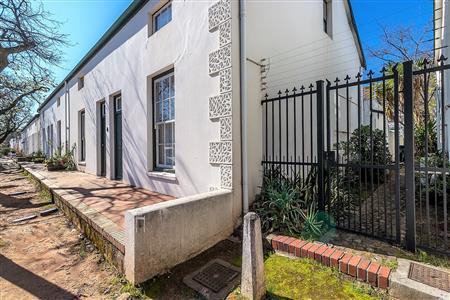 False - Apartment For Sale in Stellenbosch Central, Stellenbosch, Western Cape - M126987