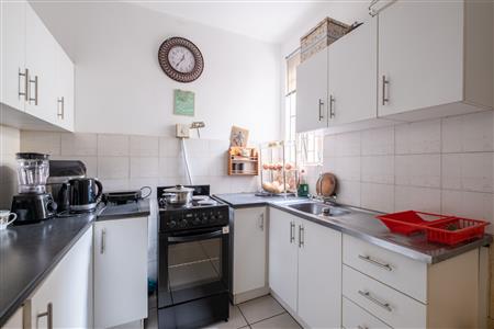 False - Apartment For Sale in Bulwer, Durban, KwaZulu Natal - M126988