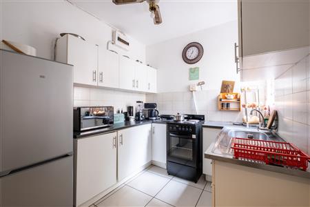 False - Apartment For Sale in Bulwer, Durban, KwaZulu Natal - M126988