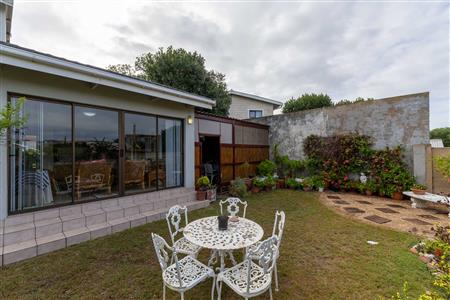 False - House For Sale in Stilbaai Wes, Stilbaai, Western Cape - M127000