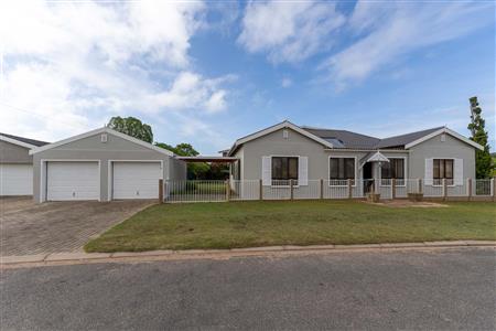 False - House For Sale in Stilbaai Wes, Stilbaai, Western Cape - M127000