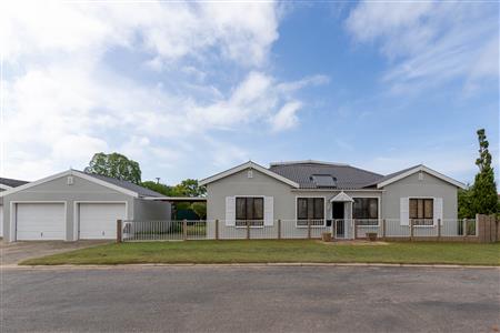 False - House For Sale in Stilbaai Wes, Stilbaai, Western Cape - M127000