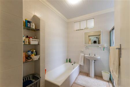 False - House For Sale in Stilbaai Wes, Stilbaai, Western Cape - M127000