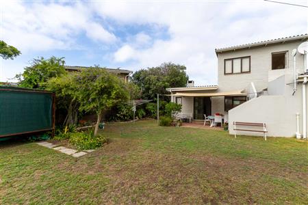 False - House For Sale in Stilbaai Wes, Stilbaai, Western Cape - M127000