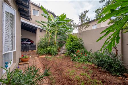 False - Townhouse For Sale in Weltevreden Park, Roodepoort, Gauteng - M127020