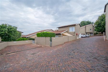 False - Townhouse For Sale in Weltevreden Park, Roodepoort, Gauteng - M127020
