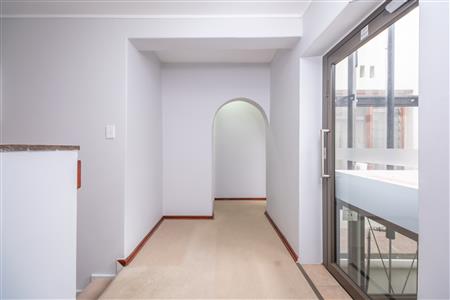 Townhouse For Sale in Hyde Park, Sandton, Gauteng - M127015