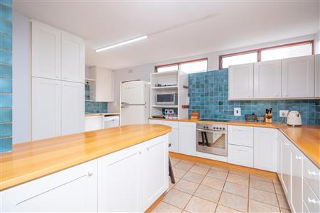 Townhouse For Sale in Hyde Park, Sandton, Gauteng - M127015