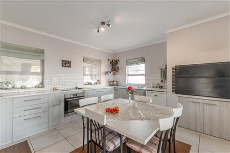 False - House For Sale in Hoogland, Saldanha, Western Cape - M127007