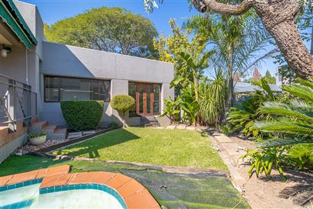 House For Sale in Fourways, Sandton, Gauteng - M127016