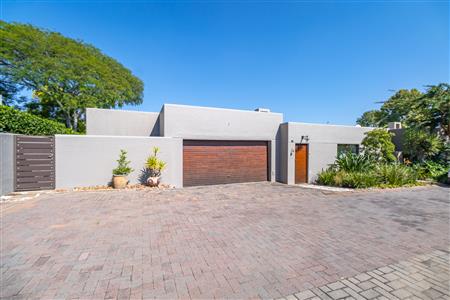 House For Sale in Fourways, Sandton, Gauteng - M127016