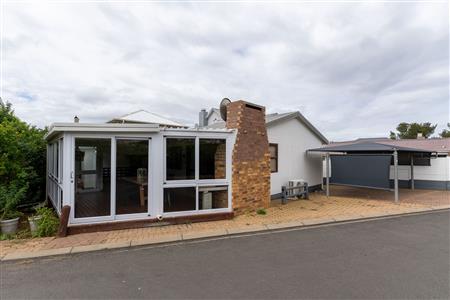 House For Sale in Hartenbos Central, Hartenbos, Western Cape - M127031