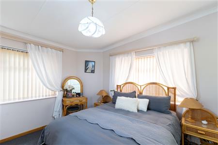 House For Sale in Hartenbos Central, Hartenbos, Western Cape - M127031