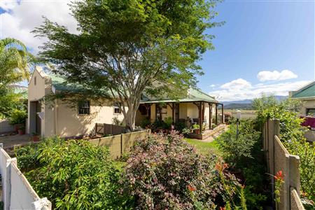 House For Sale in Riversdale, Western Cape - M127033