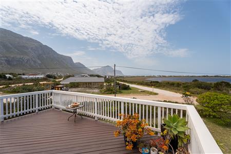 False - House For Sale in Bettys Bay, Western Cape - M125421