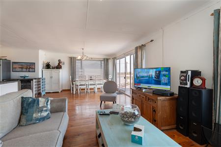 False - House For Sale in Bettys Bay, Western Cape - M125421