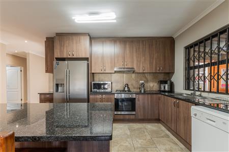 False - House For Sale in Fairview Golf Estate, Gordons Bay, Western Cape - M124576