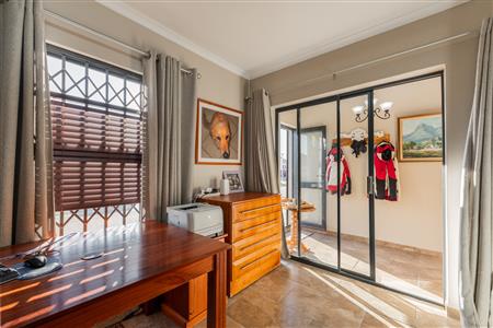 False - House For Sale in Fairview Golf Estate, Gordons Bay, Western Cape - M124576